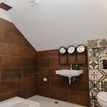 Attic דירה